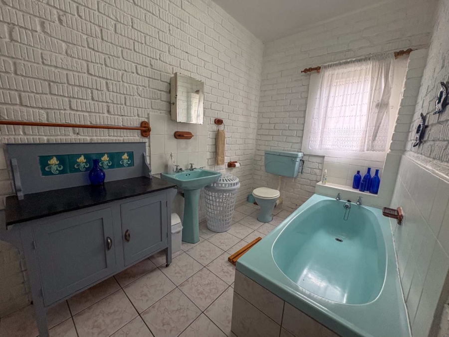 4 Bedroom Property for Sale in Stilbaai Wes Western Cape